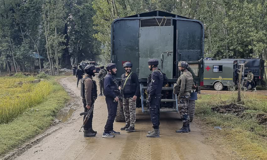 Security Forces Arrest Man In Kulgam, Recover Weapons